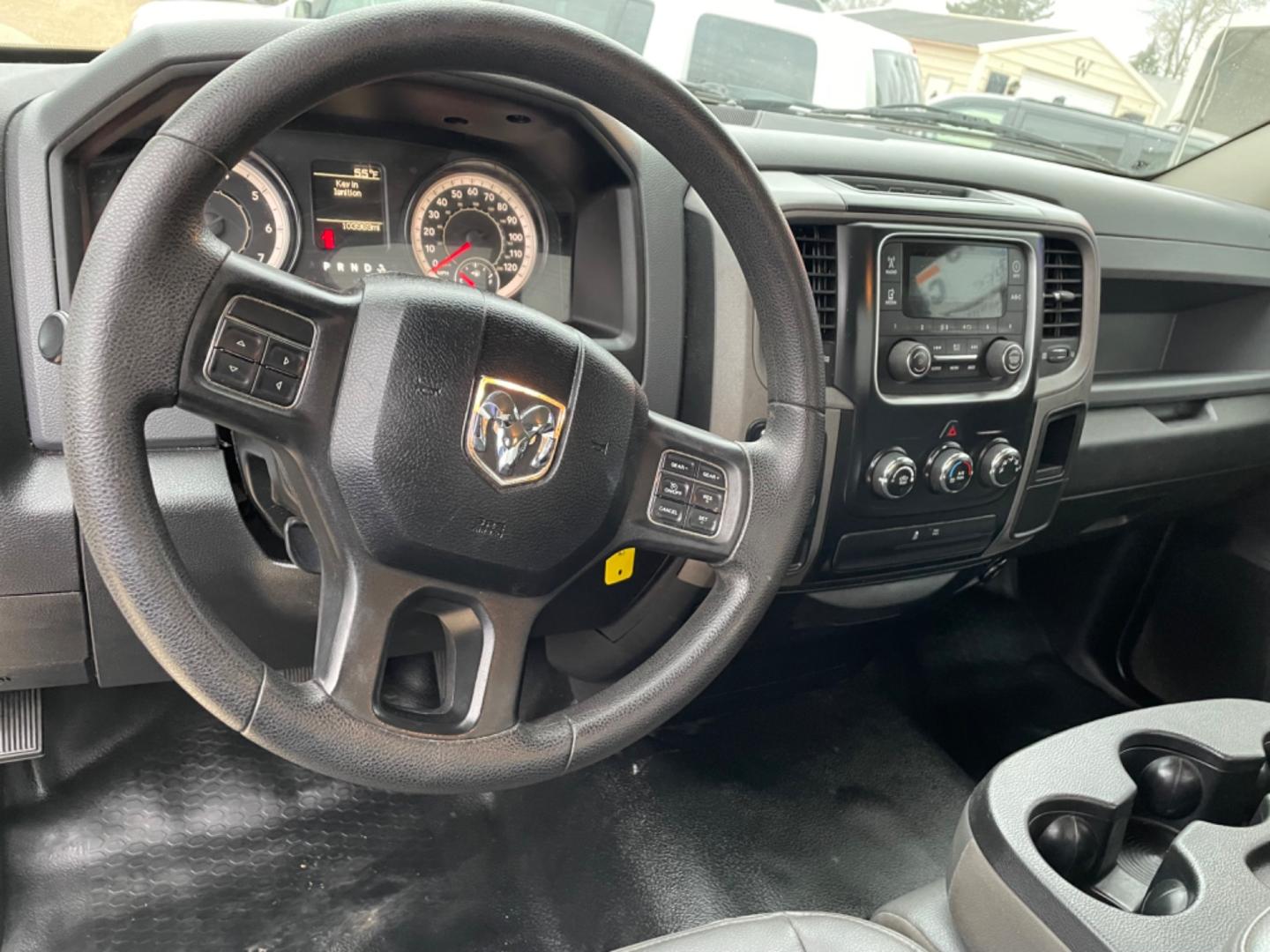 2017 White /Black RAM 1500 (3C6JR6DGXHG) with an 3.6L engine, Auto transmission, located at 204 Hwy. 16 East, Carthage, MS, 39051, (601) 267-7277, 0.000000, 0.000000 - Photo#4